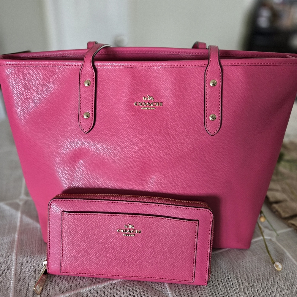Coach Crossgrain Leather City Tote and Matching Wallet